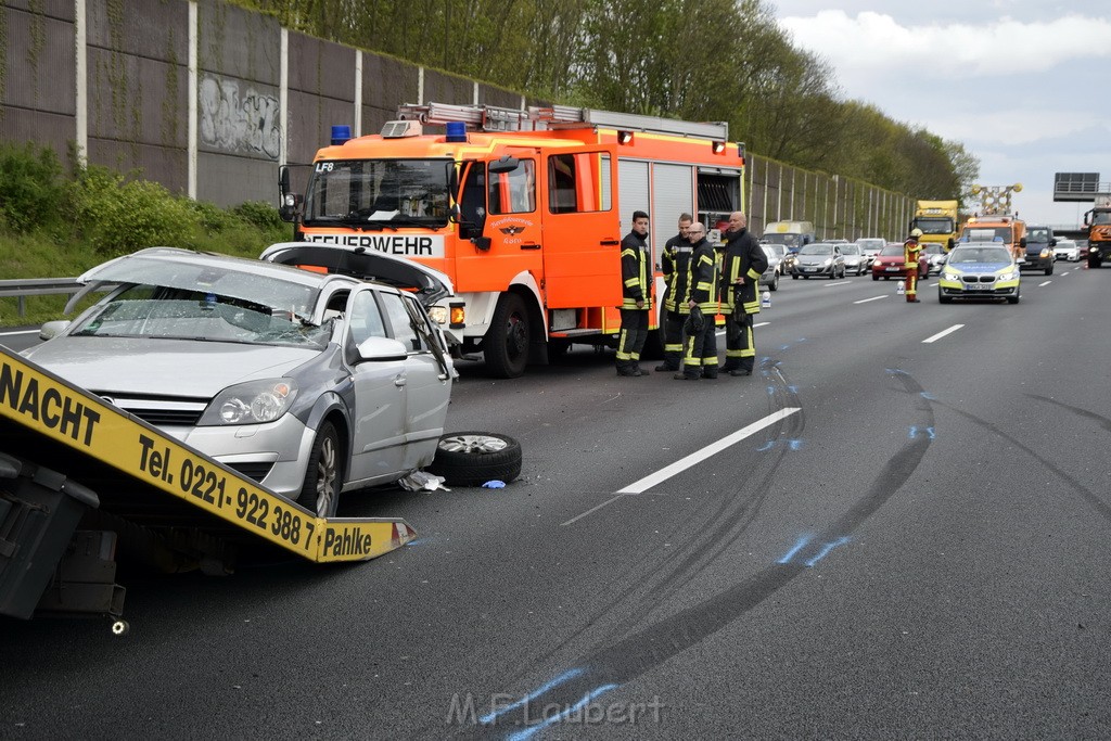 VU Auffahrunfall A 3 Rich Oberhausen kurz vor AS Koeln Dellbrueck P185.JPG - Miklos Laubert